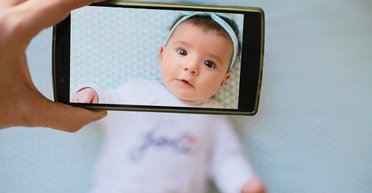 Вся жизнь на виду. Почему не стоит публиковать в Сети фото своих детей и рассказы о них