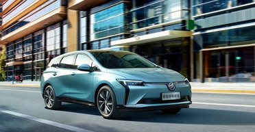 Цена $15 900 и запас хода 430 км: General Motors показали премиальный электромобиль (фото)