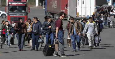 "Головы нам будут брить на улицах": россияне в ЕС заявили о притеснениях и намылились домой