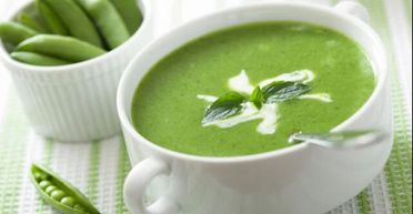 Не пропустите рецепт нового фаворита среди супов: как сделать шедевр из зеленого горошка
