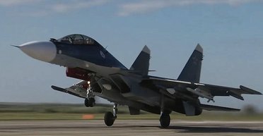 Російські винищувачі Су-30 отримали далекобійні ракети: що відомо (відео)