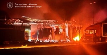 Пожар на АЗС, изуродованные дома и авто: РФ ночью атаковала Харьков, Днепр и Запорожье