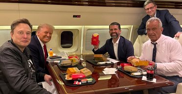 Спальня вместо столовой: инсайдер назвал главную неприятную привычку Трампа (фото)