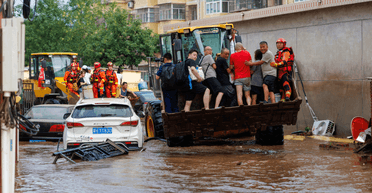 Негода в Китаї: Пекін потерпає від сильної повені, загинули десятки людей (фото, відео)