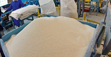 Якими будуть ціни на цукор у 2024 році: українцям пояснили, чи чекати подорожчання