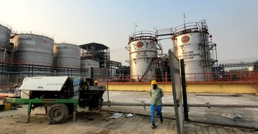 Связана контрактами: Индия продолжит покупать российскую нефть, — Reuters