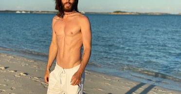 Джаред Лето был замечен на прогулке с 27-летней девушкой (фото)