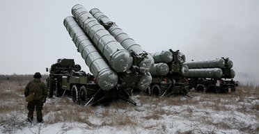 Ракети з касетною частиною: опубліковано кадри удару ATACMS по ЗРК С-400 у Курській області (відео)