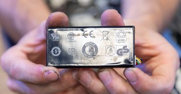 Мощная замена литиевым батареям найдена: где будет применяться новый аналог (видео)