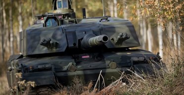 НАТО в країнах Балтії. Нові британські танки Challenger 3 вже майже на порозі Росії