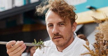 "Рано чи пізно когось отруїш": Клопотенко здивував реакцією на скандал з рестораном Кацуріна