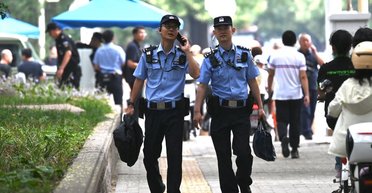 Поліцейський понад десять років прикидався покійним сином для літньої пари, вбитої горем