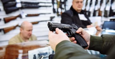 Разрешение на оружие без визита в Нацполицию: в Минцифры рассказали о новом функционале "Дії"