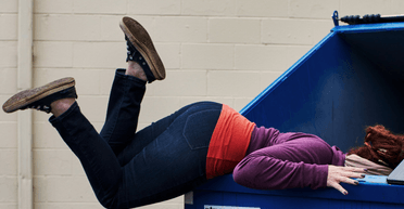 Знайшла "скарб" у смітті: жінка створила затишок удома без зайвих витрат (фото)