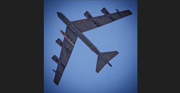 Американский ответ на "Буревестник": в США показали загадочную ракету под крылом B-52 (фото)