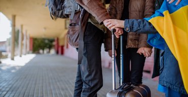 Розділені на дві групи: близько 50% біженок з України хочуть залишитися в Польщі, — дослідження