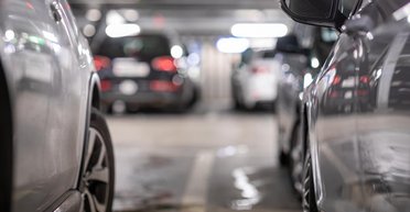 Сосед пытался выманить паркоместо у мужчины: тот придумал план мести (фото)