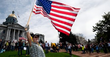 Кілька годин до "шатдауну": що означає бюджетна війна у США для допомоги Україні