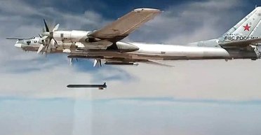 По кварталу, где Рада и Кабмин: массированный удар ВС РФ ожидается сегодня ночью, — Костенко (видео)