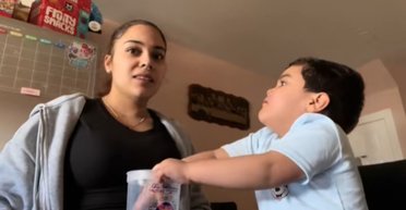 Дитина довгі роки мовчала: мама ледь стримала сльози після її першого слова (відео)