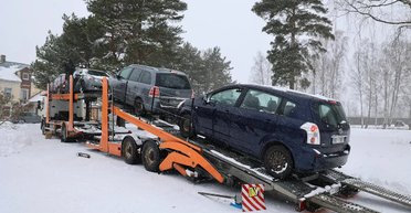 Штрафы до 2000 евро: Латвия начинает конфискацию авто на российских номерах