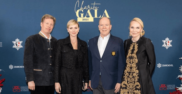 Княгиня Монако Шарлін відвідала благодійний захід у чорному елегантному образі (фото)