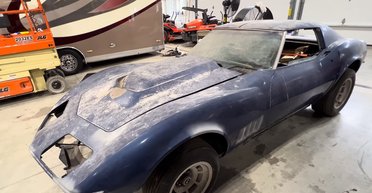 Заброшенное сокровище: редчайший Corvette за $500 000 простоял 45 лет гараже (видео)