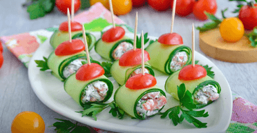 Рулетики з огірка з сиром і червоною рибою: рецепт святкової закуски