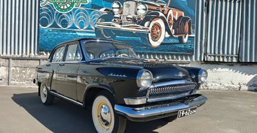 Із V8 і коробкою-автоматом: у Києві показали унікальну "Волгу" для КДБ (відео)