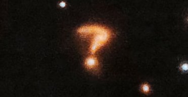 У Всесвіту виникло питання: у глибокому космосі астрономи знайшли гігантський знак питання (фото)