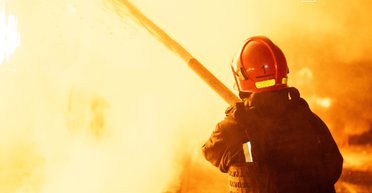 Яскраві спалахи в Одесі та пожежі в Павлограді: РФ атакувала Україну "шахедами", є жертви (фото)