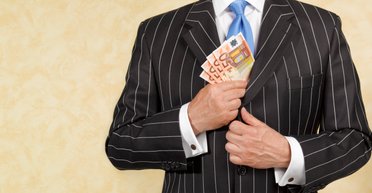 Доллар, евро, депозиты, золото: куда выгодно вложить средства для получения высокого дохода