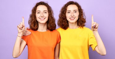 Ученые рассказали, почему у однояйцевых близнецов разные отпечатки пальцев