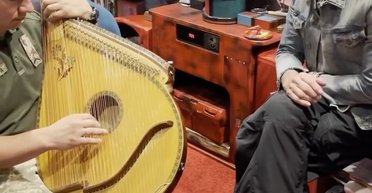 Стінг виконав свій хіт Shape of my Heart під акомпанемент українського воїна-бандуриста (відео)