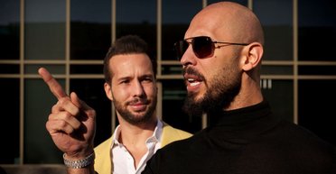 Праворадикального женоненавистника отпустили из Румынии после давления США