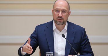 Більше, ніж Зеленський. У Кабміні розповіли, скільки за 2021 рік заробив прем'єр Шмигаль
