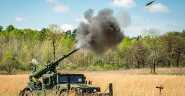 Готуйся, цілься, вогонь! Мобільна гаубиця армії США проходить випробування в Україні