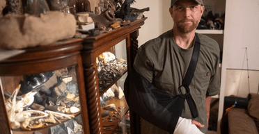 Притиснув до дна річки: дайвер думав, що залишить руку в пащі алігатора заради порятунку (відео)