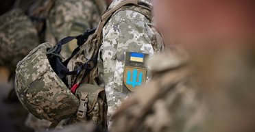 "А моя в Азові": бригада випустила ролик про службу жінок, який вразив соцмережі (відео)