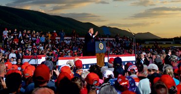 Америка на распутье. Почему Трамп проигрывает на старте избирательной кампании