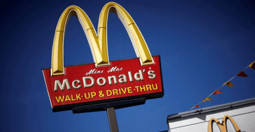 У 90-х британський McDonald's додав до меню незвичну страву: що це було (фото)