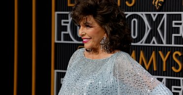 90-річна Джоан Коллінз відвідала благодійний обід