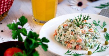 "Салатний терор" у трубах Полтави: після свят місцева каналізація потерпає від харчових відходів