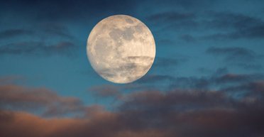 Останній супермісяць 2025 року: коли відбудеться рідкісна подія