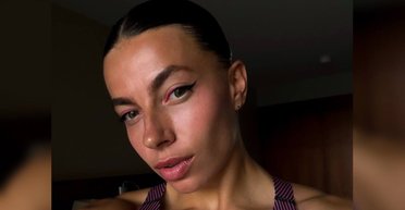 Не поміщається в кадрі: легкоатлетка поділилася ранковим селфі з рудим улюбленцем (фото)