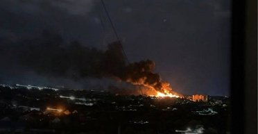 Оккупированный Луганск массированно атаковали дроны: в городе сильный пожар и перебои со светом (фото, видео)