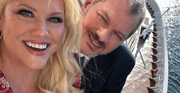 "Будет выглядеть странно": пара живет на круизном лайнере 13 лет и может делать все, кроме одного (видео)