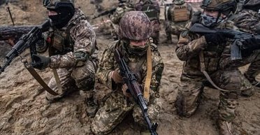 "Мотивація хороша, але вона має бути справедливою": що військові говорять про "Контракт 18-24"