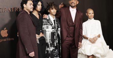 Вілл Сміт у компанії дружини та трьох дітей вийшов на публіку (фото, відео)