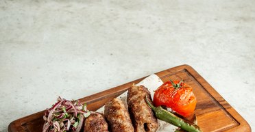 Люля-кебаб у духовці: рецепт соковитої м'ясної страви